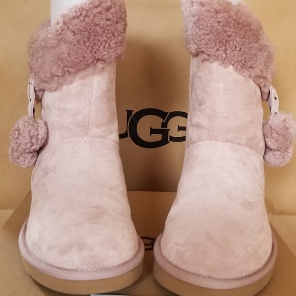 UGG Women’s Plumdale Cuff Short Winter Boots